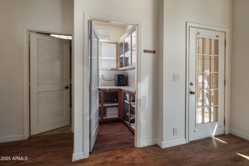 7825 Easy St 037