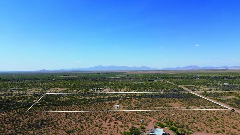 Group of 2 Objects (2)