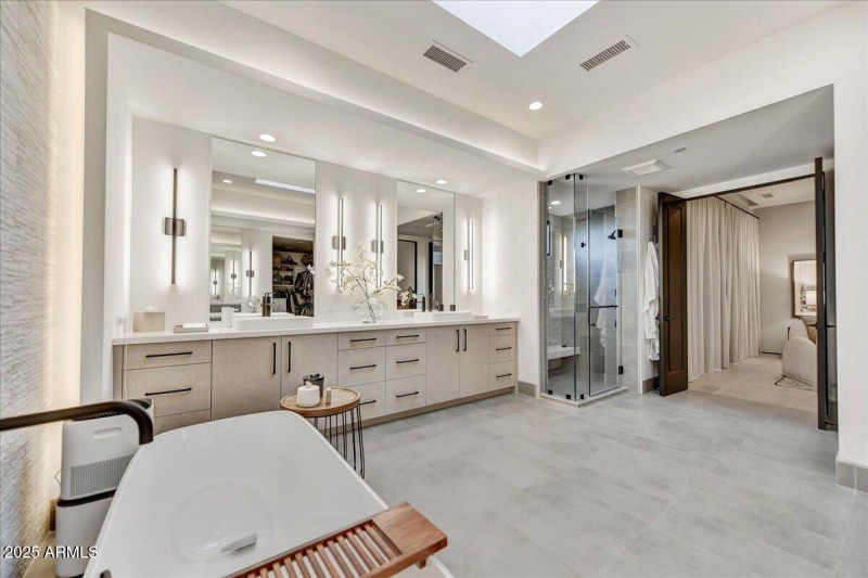 32-Primary Bath