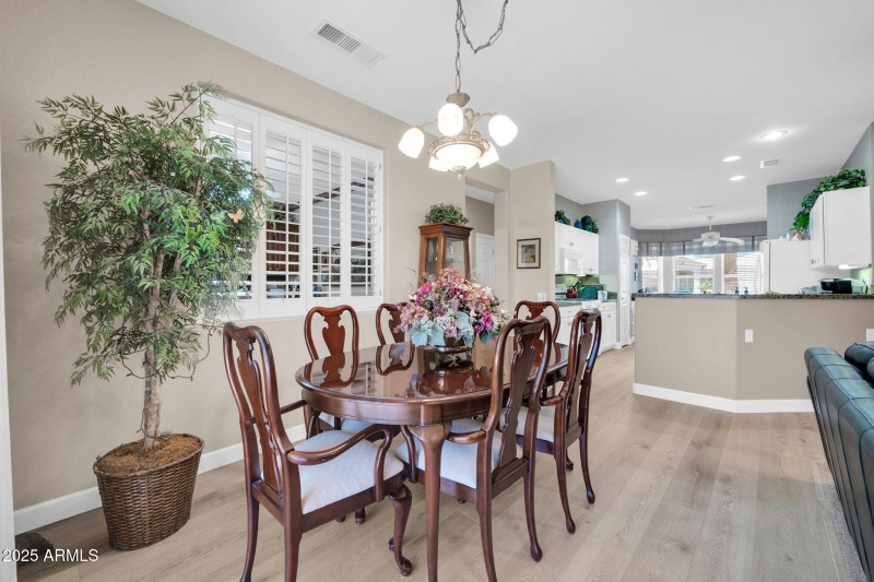 VINYL PLANK FLOORING