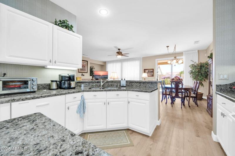 CHEFS KITCHEN