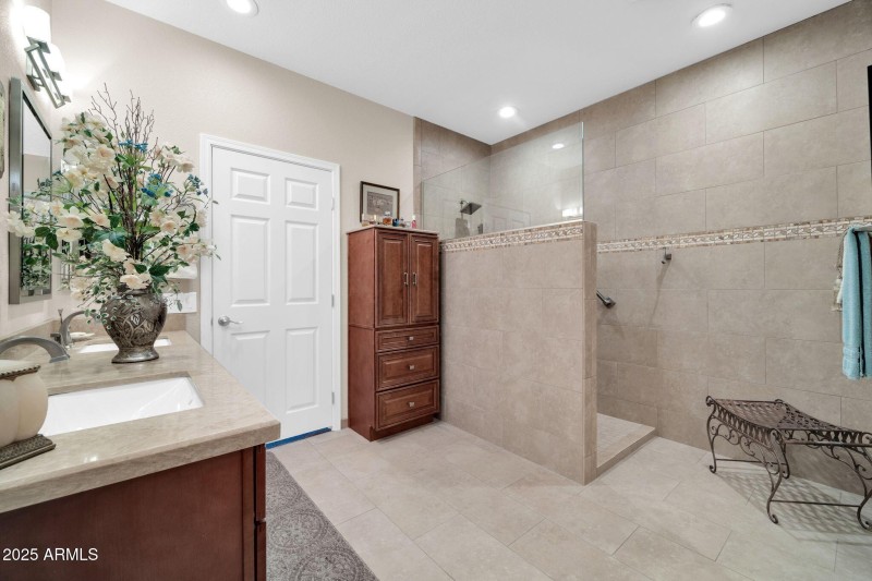 CUSTOM SHOWER