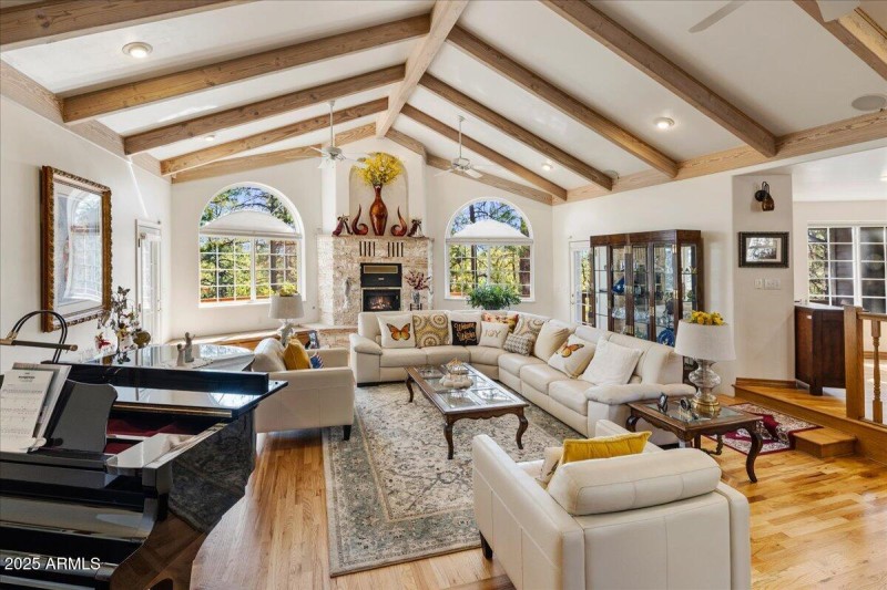 09-Living Room