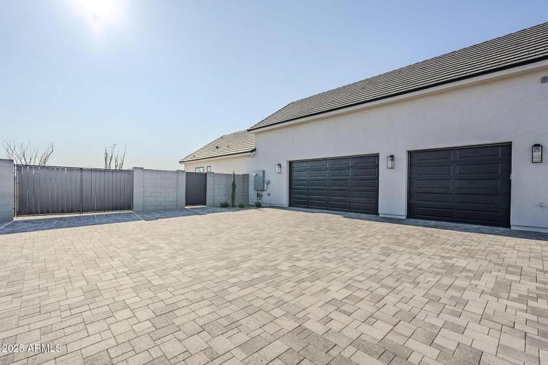 Garages & RV gate