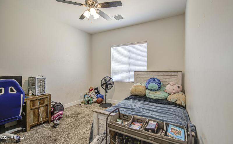 Bedroom 4-pic 1
