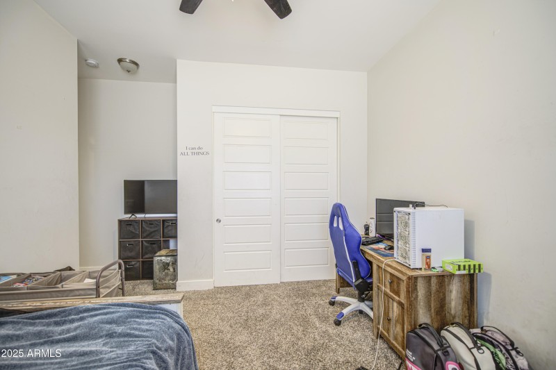 Bedroom 4-pic 2
