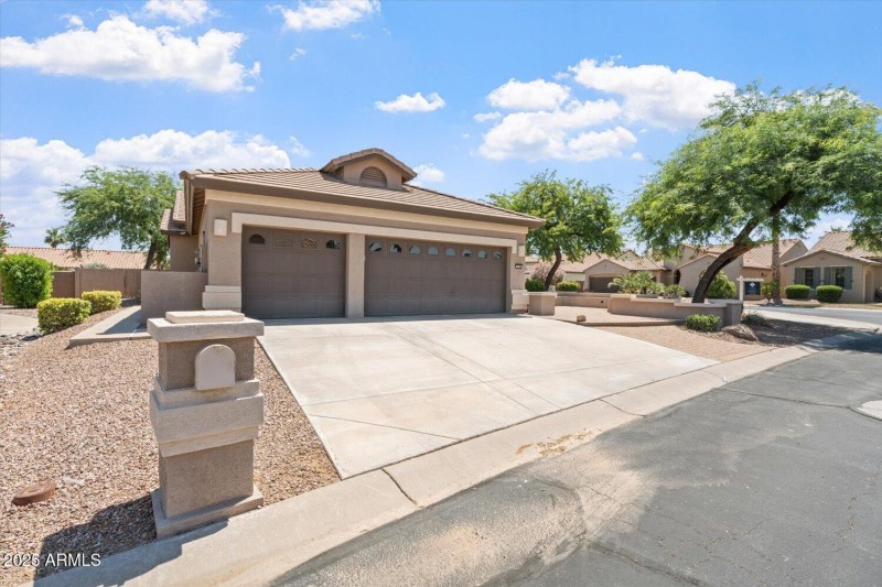 3-car Garage