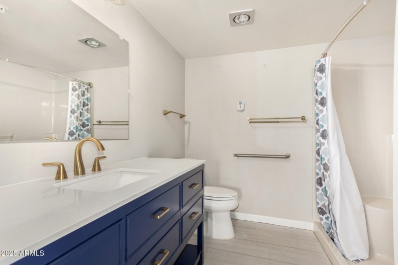 B112_Bath