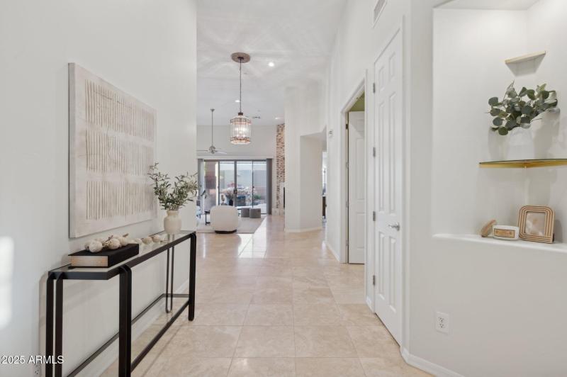 5-web-or-mls-11299-e-greythorn-dr