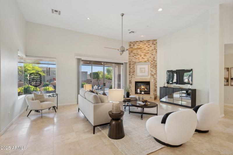 9-web-or-mls-11299-e-greythorn-dr