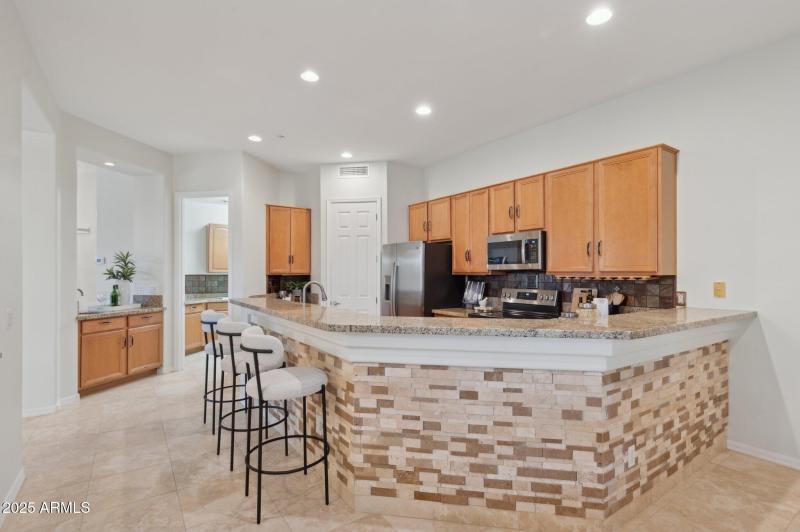26-web-or-mls-11299-e-greythorn-dr