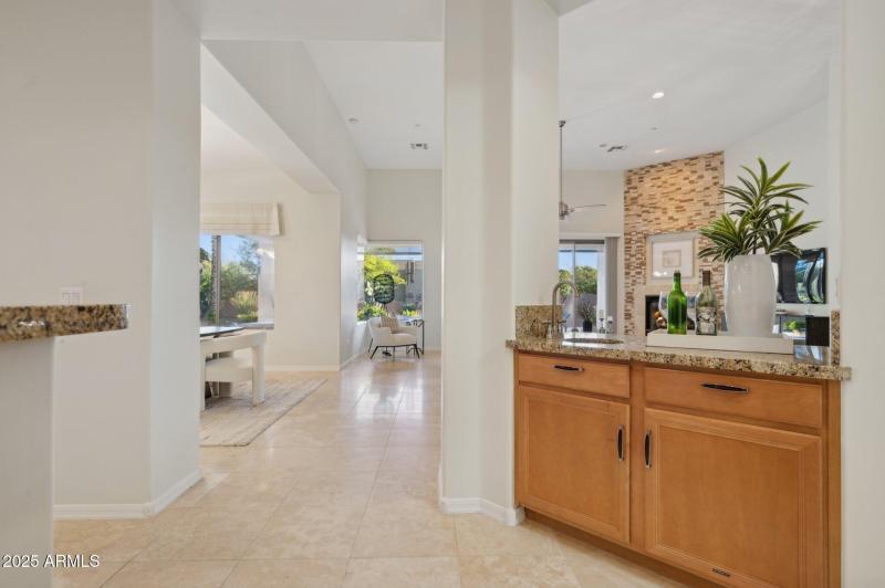 27-web-or-mls-11299-e-greythorn-dr