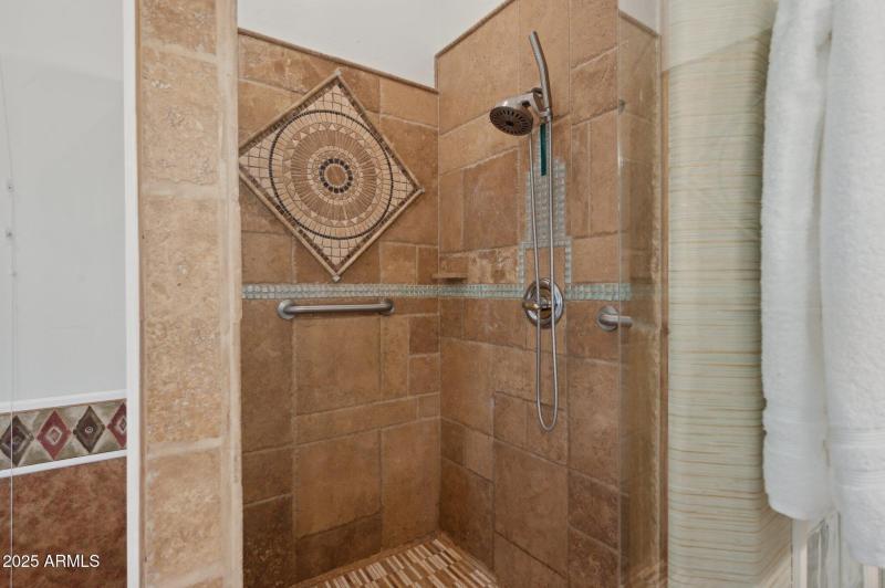 36-web-or-mls-11299-e-greythorn-dr