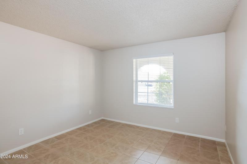 027-photo-bedroom-13286367