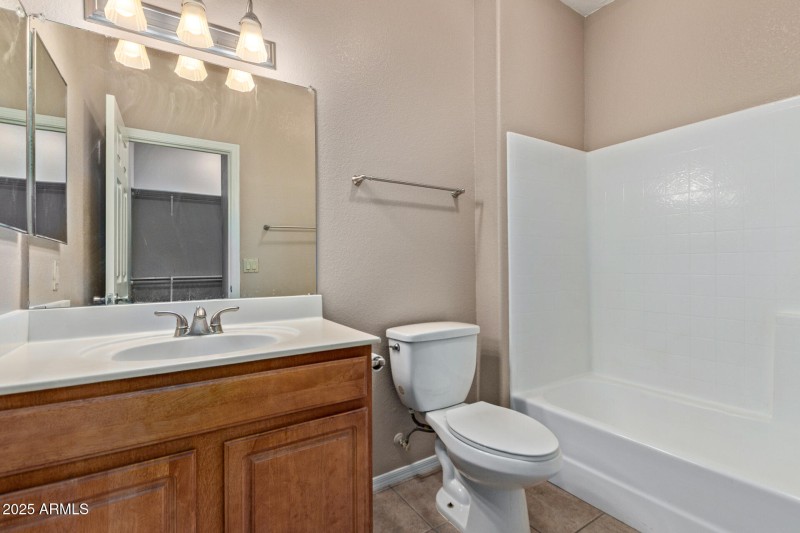 16 Master Bathroom