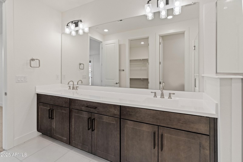 2121 W Sonoran Desert Dr Unit 14-10