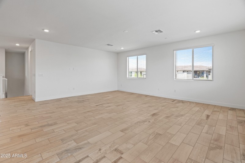2121 W Sonoran Desert Dr Unit 14-18