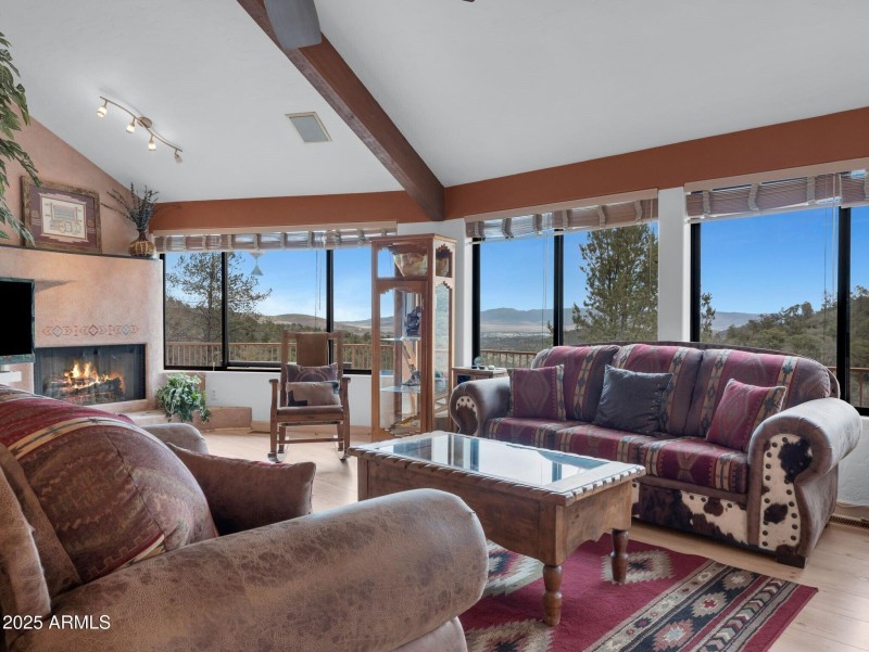007_Living Room