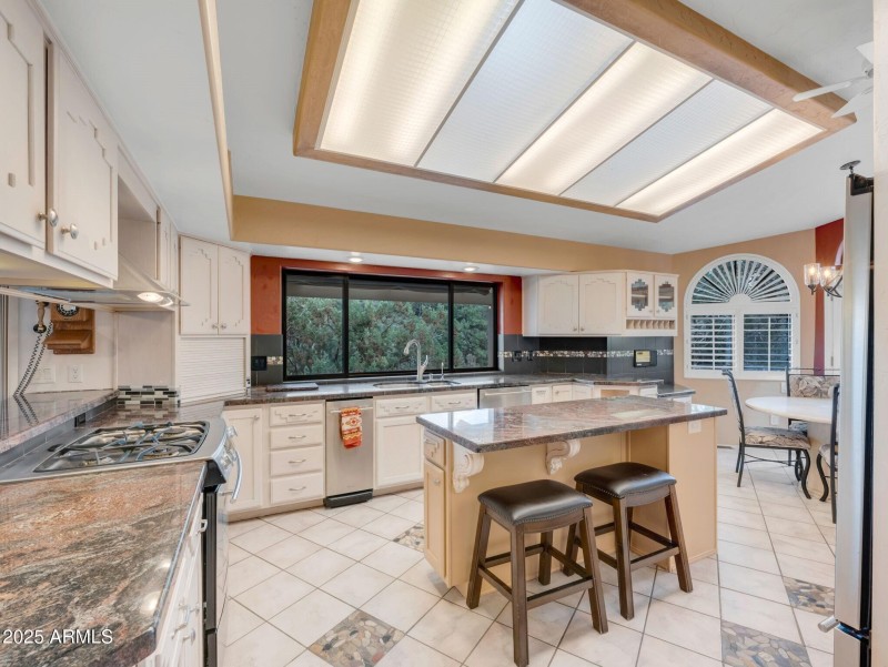012_Kitchen