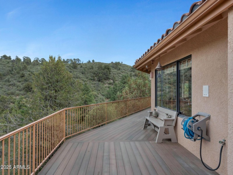 020_Wrap around deck