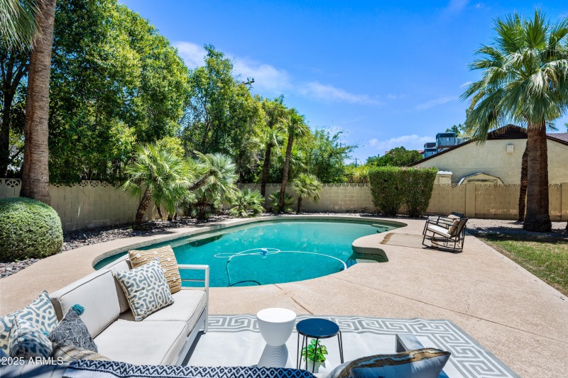 Pool & Large Entertaining Space