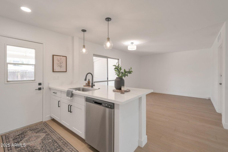 12-web-or-mls-Qp-2659