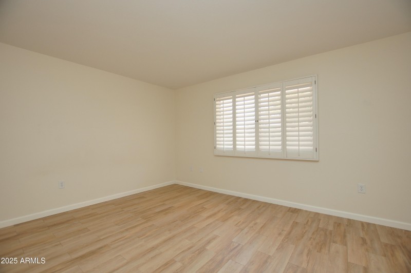 Bedroom DSC06748