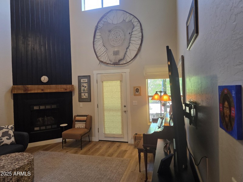 10 - Living Room