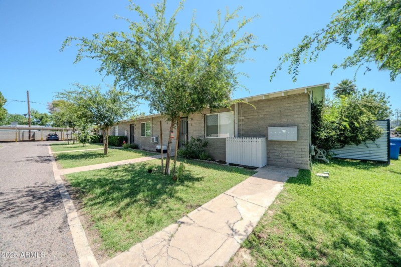 734 E Maryland from Street