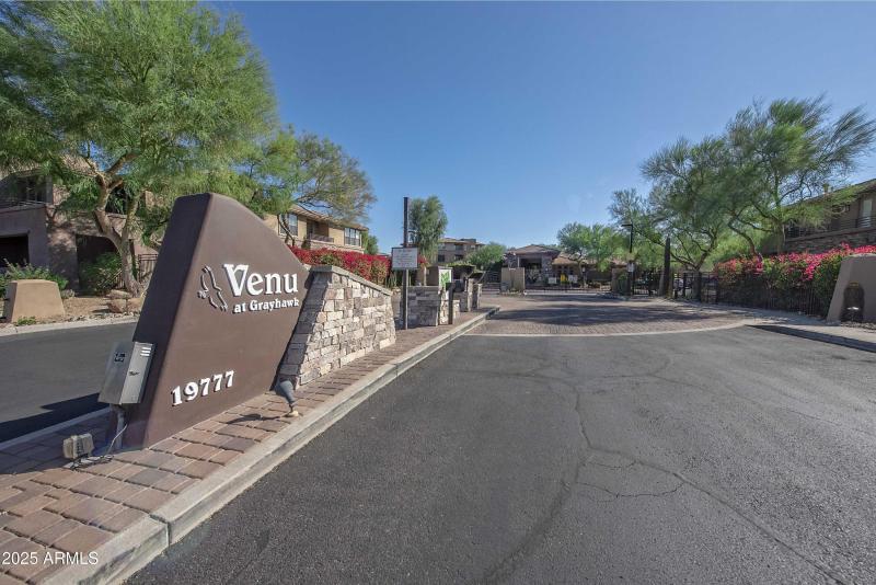 002_Gated Community