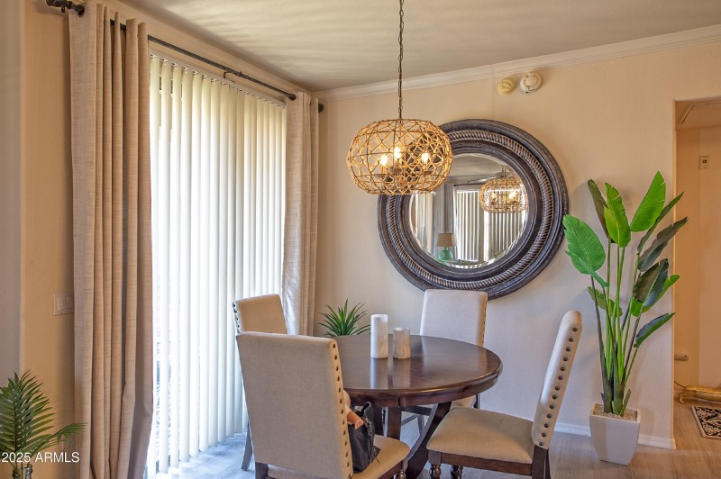 006_Dining Area