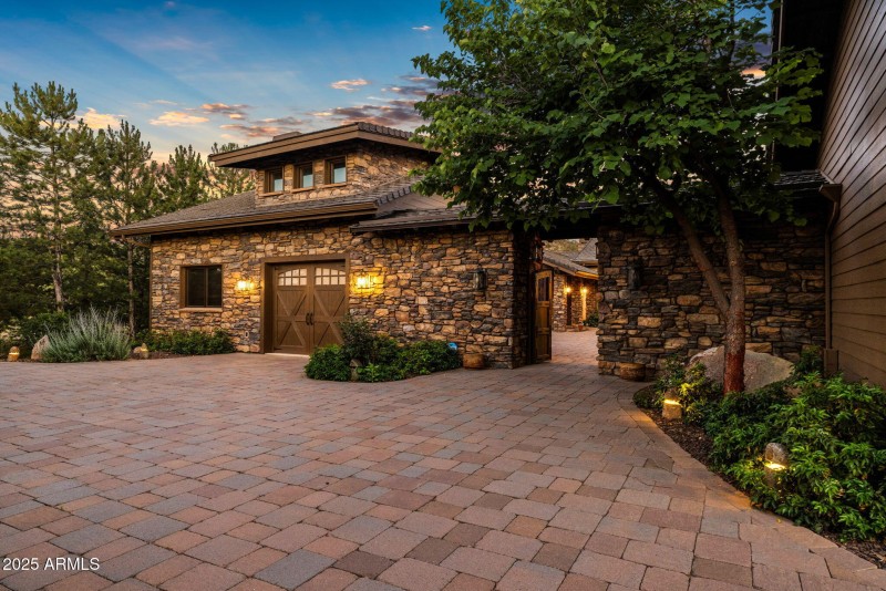 4-Side Garage TW