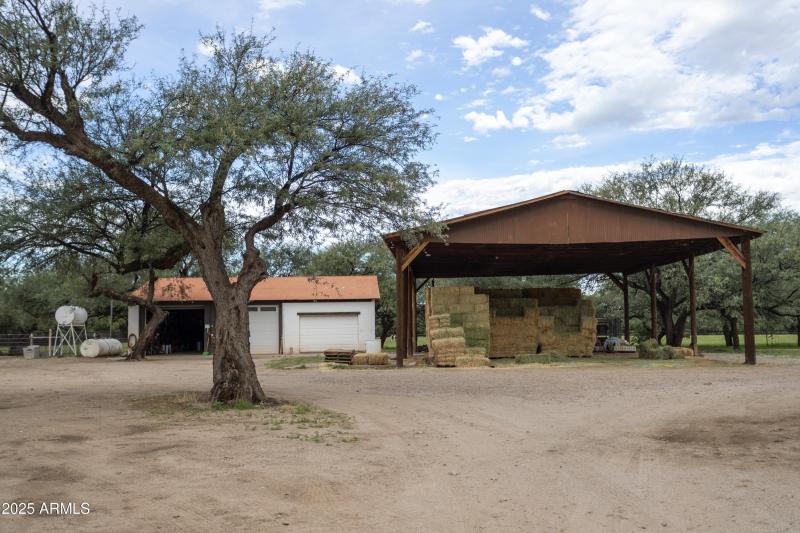 RS_MachineShop&HayBarn_0299