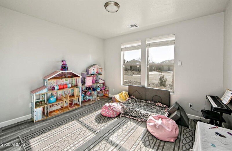 06-Bedroom