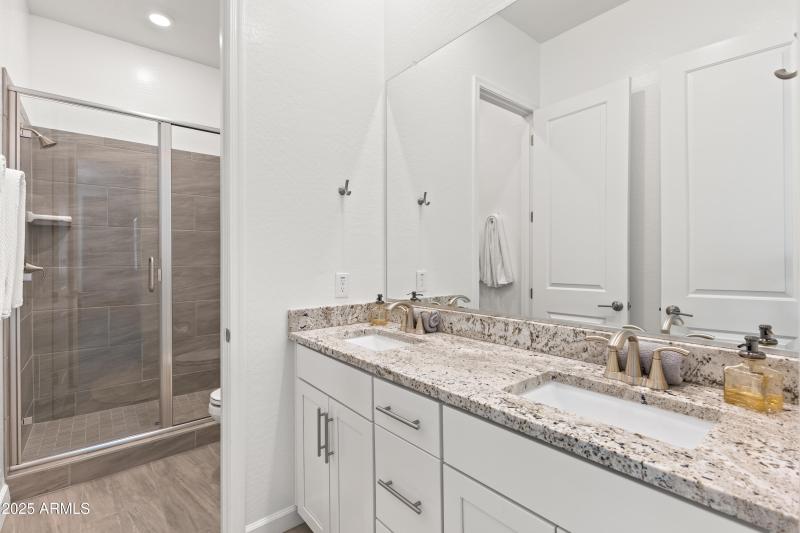 17018 W Saguaro Park Ln-31
