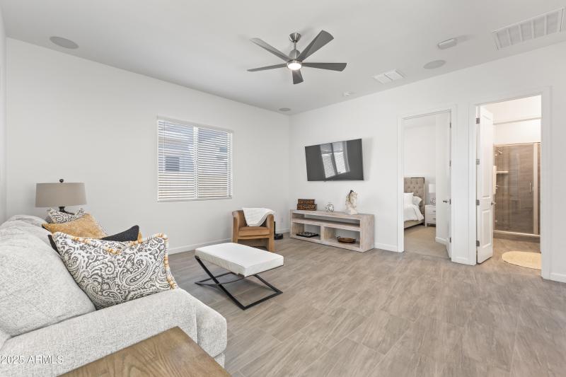17018 W Saguaro Park Ln-33