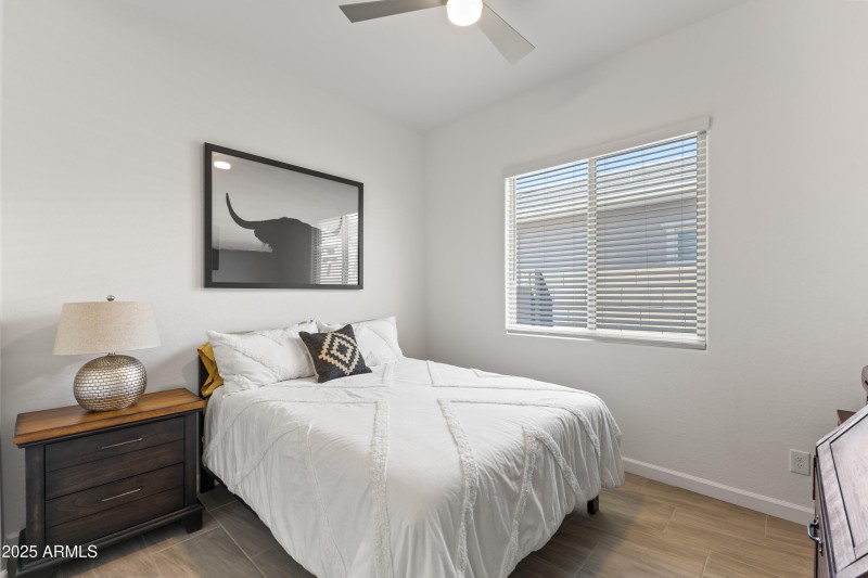 17018 W Saguaro Park Ln-35