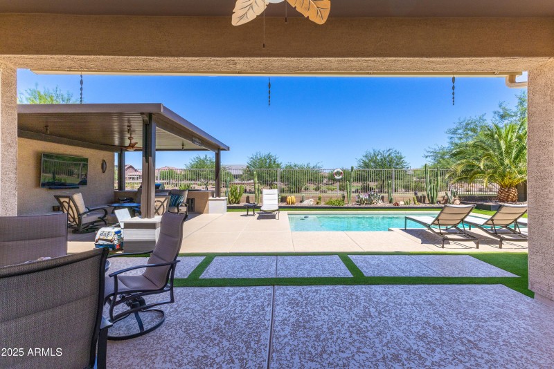 17018 W Saguaro Park Ln-39