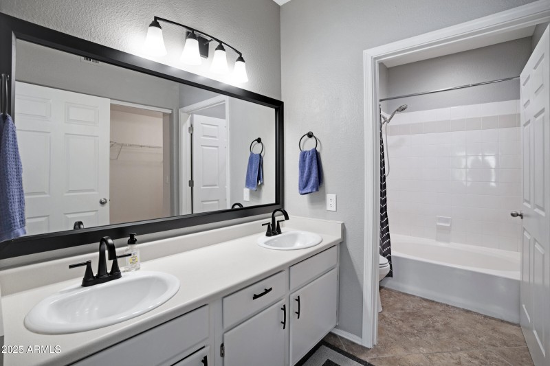 3236 E Chandler Blvd #2018-31