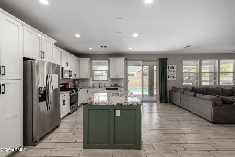 Open Kitchen