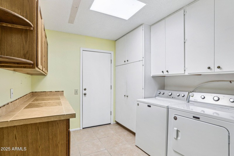 33-web-or-mls-W Foxfire Dr-1706-033