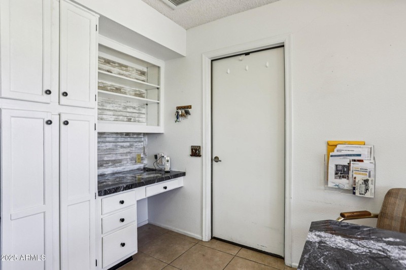 22-web-or-mls-W Foxfire Dr-1706-022
