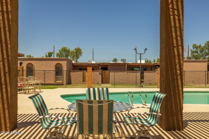 25)COMMUNITY POOL