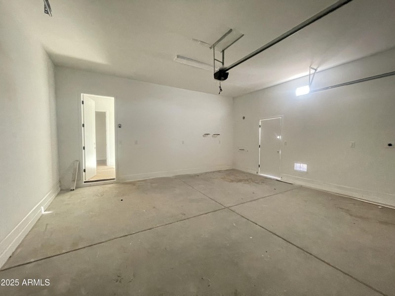 031 Garage