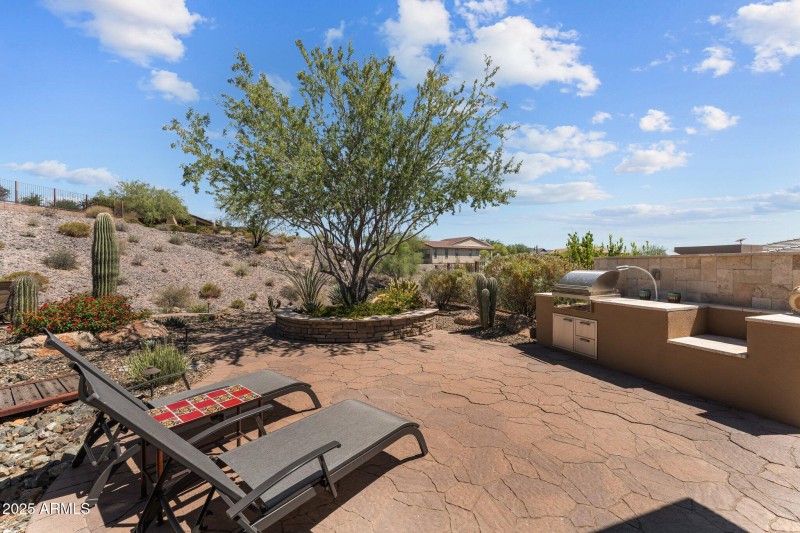 Outdoor Kitchen