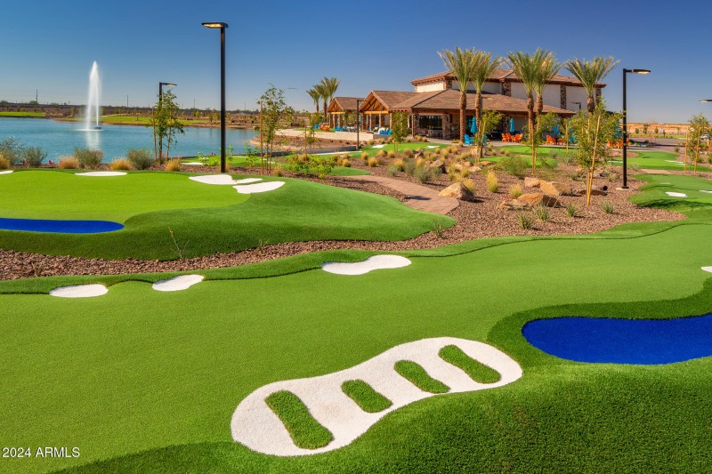 9-Hole Putting Course