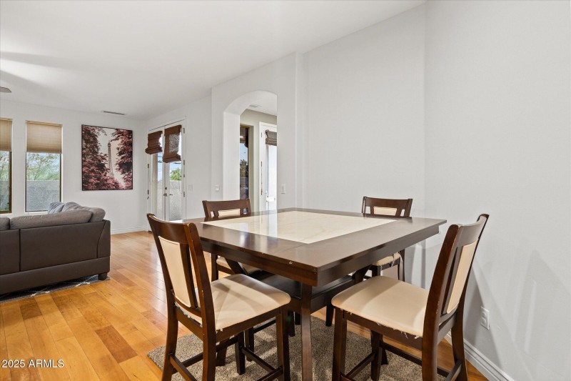 Cozy Breakfast Nook