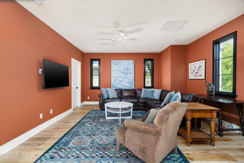 Den or bedroom 4