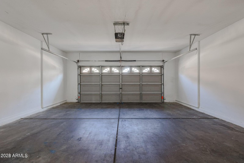 2 CAR GARAGE