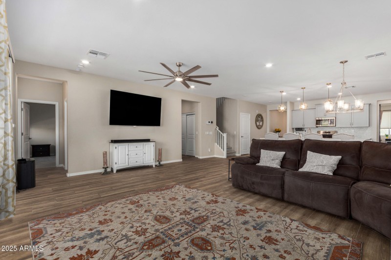 10 LV AZ Premier Real Estate